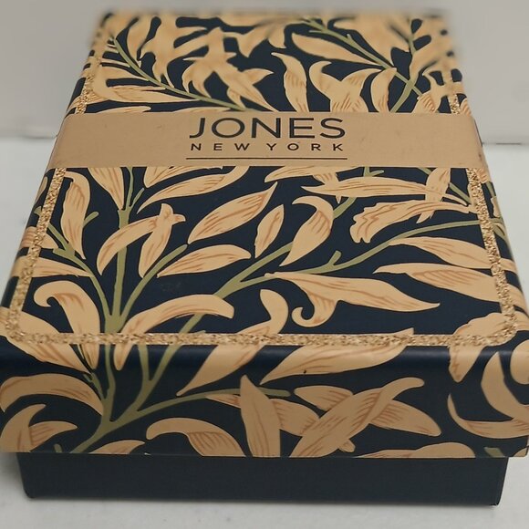 JONES NEW YORK SILVERTONE CHARM BRACELET - Picture 1 of 2
